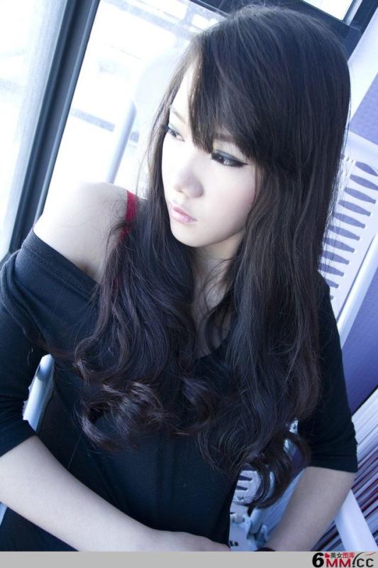 妩媚美妞午后私房诱惑