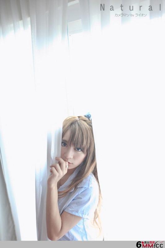 酒店总统套房里的大眼美女(2)