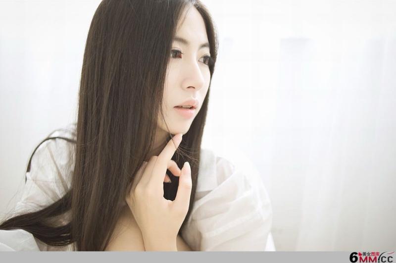 清纯美女校花白色私房诱惑(7)