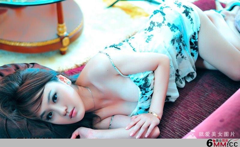 盘点各校美女校花妩媚写真(14)