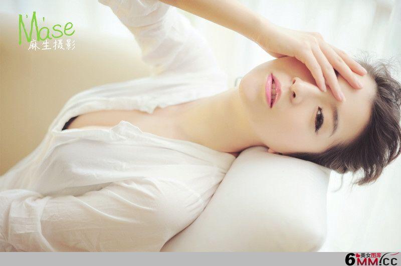 清新小雪白美胸美女摄影(9)