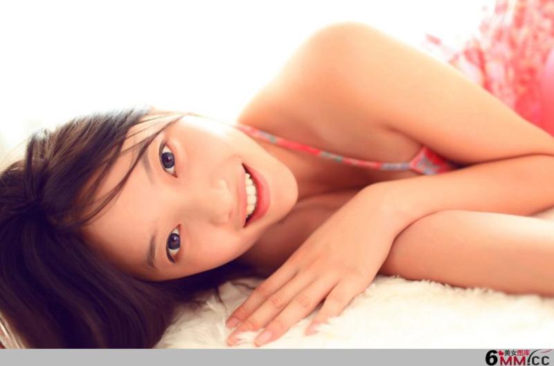 单身小美妞私房迷人照(3)