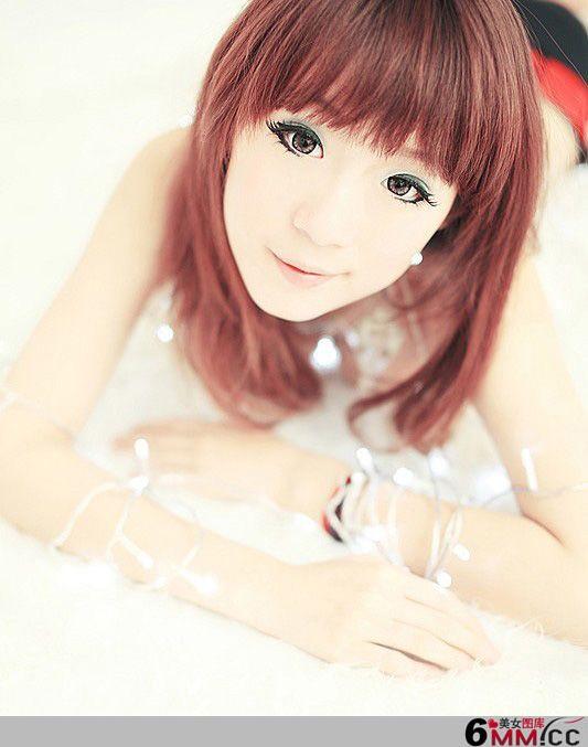 妩媚小美女兔儿诱人酥胸私房(7)