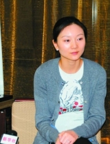 张艺谋妻驳千万生子传闻 孩子黑户10年