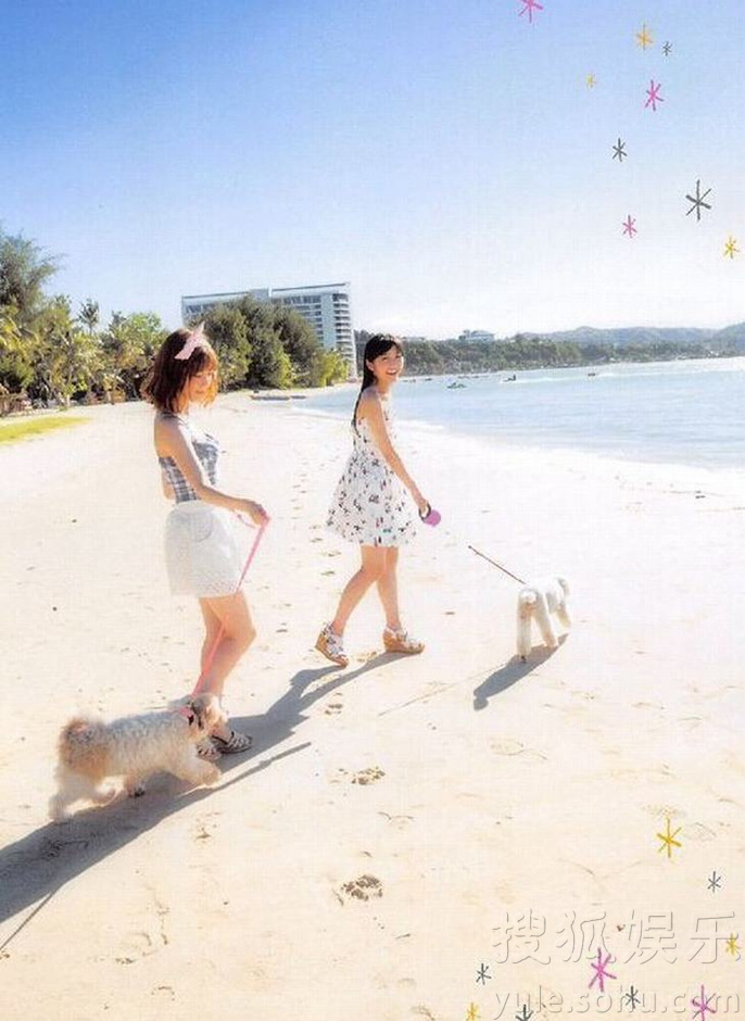 卡哇伊！AKB48穿泳衣与狗狗拍摄性感写真