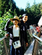 “兽兽”翟凌曝光与老公旅行照 亲密搭肩秀恩爱