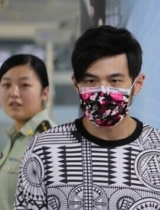 周杰伦再度证实明年前结婚 称希望36岁生小孩