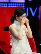 谢娜失控落泪哽咽说不出话 网友替张杰感到心疼