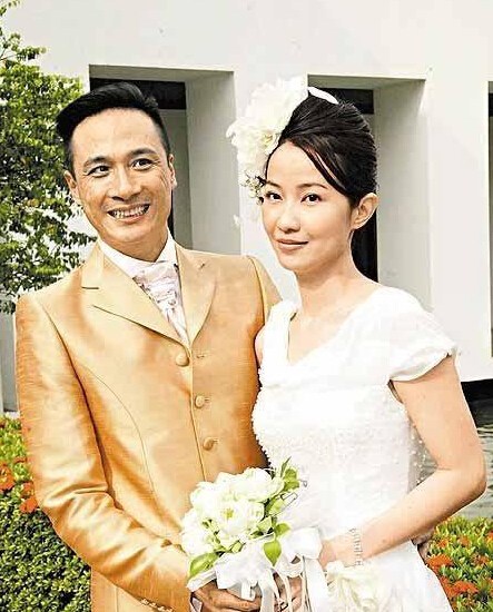 吴镇宇与妻子 