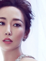 金丰“御姐”范儿写真曝光 优雅与妩媚并存