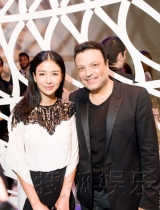 姚星彤巴黎美院看高定 优雅裤装行走法国