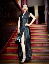 殷旭巴黎高定周受青睐 被称赞“中国小花”