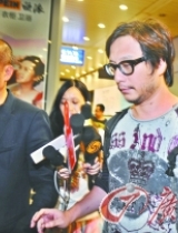 李心洁老公彭顺：两夫妻继续走下去