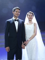周迅高圣远结婚啦！试穿绝美婚纱做新娘