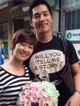 蓝正龙携妻子周幼婷度假 盼减工作拼造人