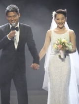 周迅与高圣远演唱会上完婚！否认怀孕努力造人中