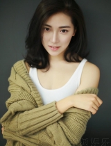 菅韧姿慵懒写真 清新调皮演绎可爱性感女人