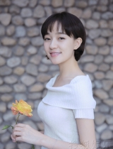 焦俊艳最新大片曝光 化身清新森女演绎花样浪漫