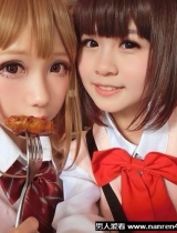 学院风女孩 把放大片跟假睫毛拿掉就恐怖了~